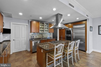 This gorgeous 2-bedroom and den, 2 full and one-half bath - photo 8