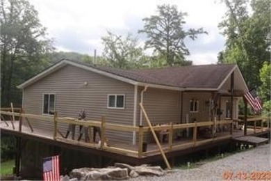 Lake Home Sale Pending in Bronston, Kentucky