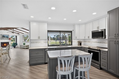 In the desirable Beachview community, this exceptional Sanibel - photo 1