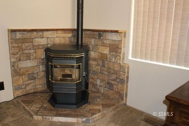 Move-in ready and full of charm! This well-maintained 2 bed, 2 - photo 6