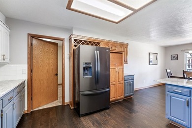 Beautifully updated lake area home in picturesque Holiday Island - photo 11