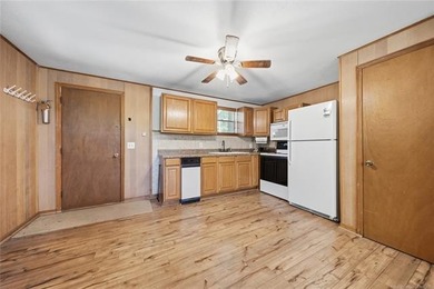 Everything you need for the perfect lake retreat-waterfront - photo 11