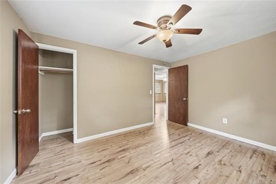 Everything you need for the perfect lake retreat-waterfront - photo 15
