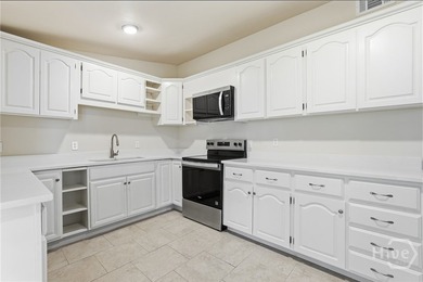 Fully renovated 3-bedroom, 2-bath ranch home on a desirable - photo 16