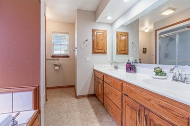 Beautifully updated lake area home in picturesque Holiday Island - photo 17