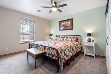 Beautifully updated lake area home in picturesque Holiday Island - photo 20