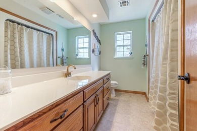 Beautifully updated lake area home in picturesque Holiday Island - photo 21
