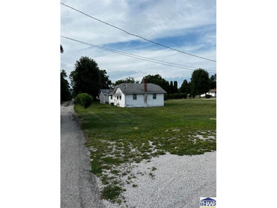 Seller is selling the building and the 2 Houses. The Restaurant