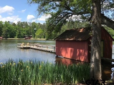 NESTLED AMONG TREES IS YOUR PRIVATE PARADISE FOR THIS NOSTALGIC - photo 7