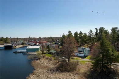 St. Lawrence River - Lake of the Isles Home For Sale in Alexandria Bay New York