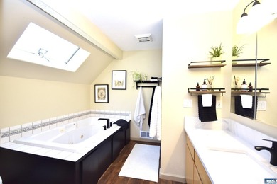 Discover the perfect blend of privacy, sunshine, and country - photo 18