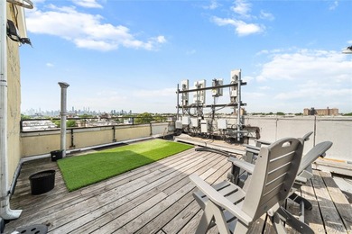 WELCOME TO UNIT 504 AT 714 SENECA AVENUE Pristine top-floor - photo 22