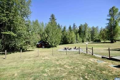 Discover the perfect blend of privacy, sunshine, and country - photo 25