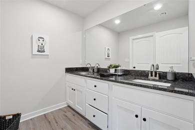 Spacious Modern Retreat in Charming Medicine Park - Proven - photo 30