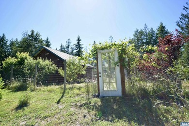 Discover the perfect blend of privacy, sunshine, and country - photo 30