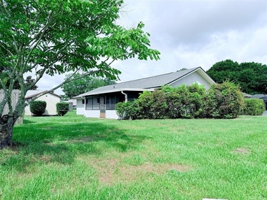 This is a rare opportunity to own a Large 4 bedroom 2 bath home - photo 3