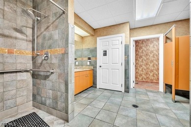 COMFORT, CONVENIENCE & QUALITY perfectly describe this 3rd floor - photo 35