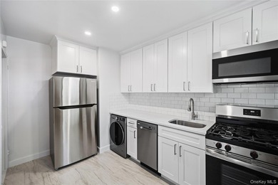 Beautiful 2 Bedroom Upper Unit in Desirable Windsor Oaks. This - photo 5