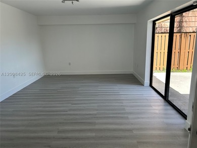 Waterside Luxury Townhomes. Quiet community, 2 bedroom 2.5 bath - photo 4