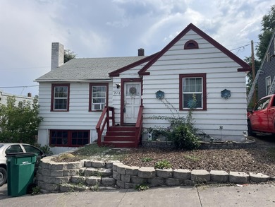 Upper Klamath Lake Home For Sale in Klamath Falls Oregon