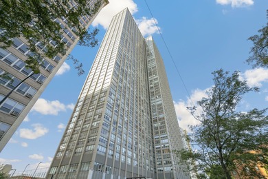 Lake Condo For Sale in Chicago, Illinois