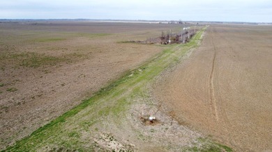 This farm, totaling 606.5 acres, is comprised of four tracts - photo 34