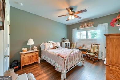 Beauty, Location & Easy Living! This spacious ranch offers the - photo 9