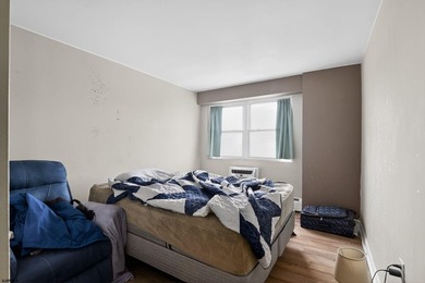 Welcome to Landmark Towers Condo where location, space, and - photo 8