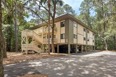 Welcome to this gorgeous renovated 2BD/1.5BA second-floor flat - photo 2