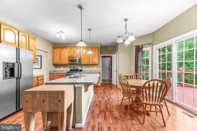 Amazing colonial in quiet cul-da-sac.  Home has a new roof in - photo 12