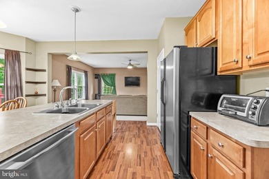 Amazing colonial in quiet cul-da-sac.  Home has a new roof in - photo 16