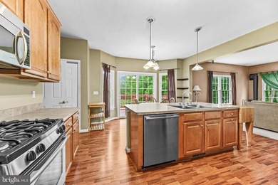 Amazing colonial in quiet cul-da-sac.  Home has a new roof in - photo 17