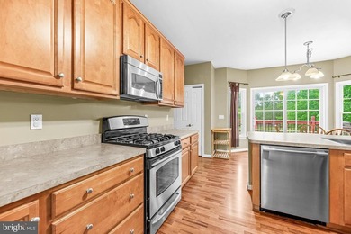 Amazing colonial in quiet cul-da-sac.  Home has a new roof in - photo 18