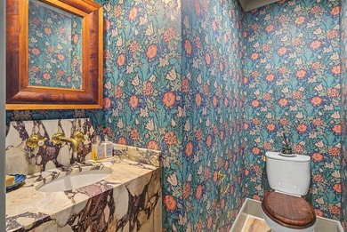 Welcome to 12 Ellen Avenue, a beautifully reimagined residence - photo 20