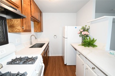 Welcome to this move in spacious, wonderfully located family - photo 27