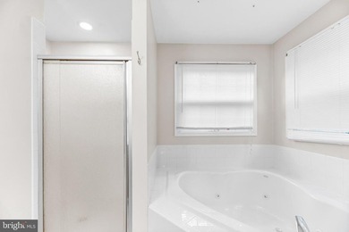 Amazing colonial in quiet cul-da-sac.  Home has a new roof in - photo 31
