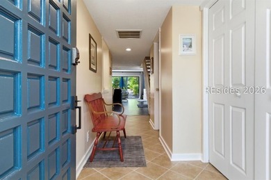 Beautifully furnished and updated 2 bedroom, 2.5 bath villa in - photo 3