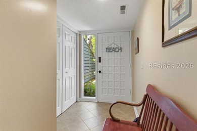 Beautifully furnished and updated 2 bedroom, 2.5 bath villa in - photo 4