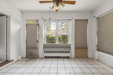 Bring your vision and creativity to this spacious Tudor-style - photo 5