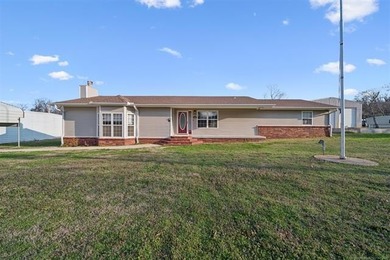 Lake Hudson Home For Sale in Salina Oklahoma