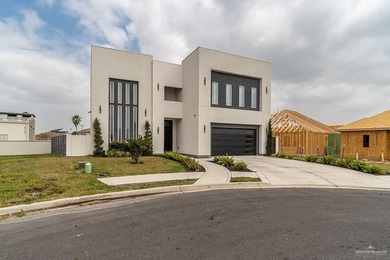 Experience luxury living in this stunning 4-bedroom, 3.5-bath - photo 3