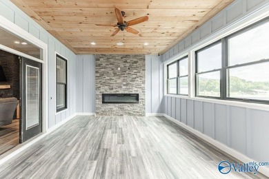 2 YEAR OLD HOME AND HAS THE BEAUTIFUL MODERN FARMHOUSE FEEL AND - photo 15