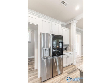 2 YEAR OLD HOME AND HAS THE BEAUTIFUL MODERN FARMHOUSE FEEL AND - photo 18