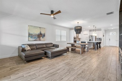 Welcome home to this beautifully upgraded 4-bedroom, 2-bathroom - photo 21