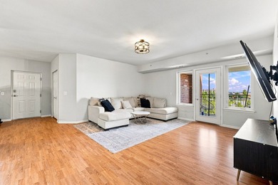 Welcome to this beautifully maintained, move-in-ready 2-bedroom - photo 4