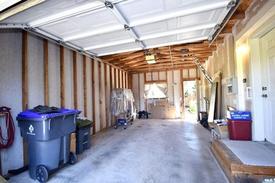 Wonderful opportunity to be in a 55+ community with a mature - photo 25