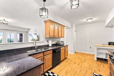 Welcome to this beautifully maintained, move-in-ready 2-bedroom - photo 8