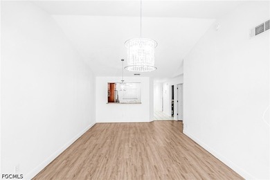 A beautiful apartment with 3-bedrooms, 2-full bathrooms - photo 7