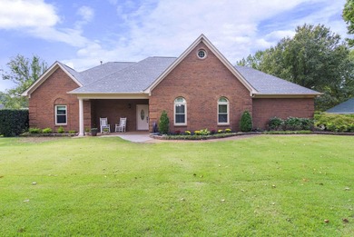 (private lake, pond, creek) Home For Sale in Horn Lake Mississippi