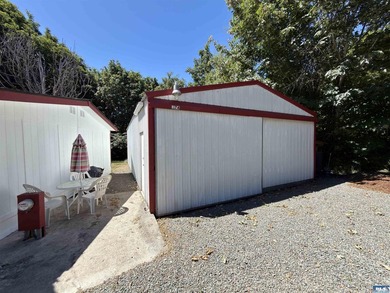 Well-kept and updated 2 bedroom, 1.75 bath manufactured home on - photo 15